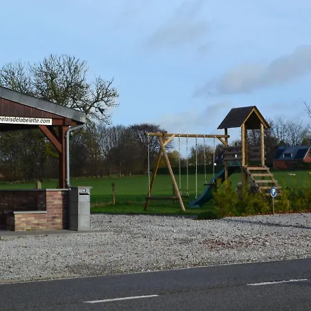 In Cul-des-sarts Near Forest * Riezes