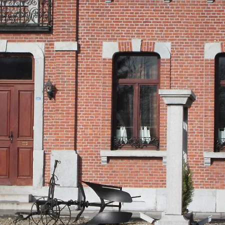 In Cul-des-sarts Near Forest * Riezes