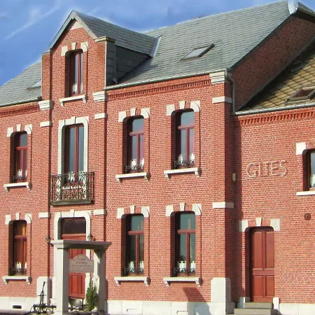 In Cul-des-sarts Near Forest 別荘