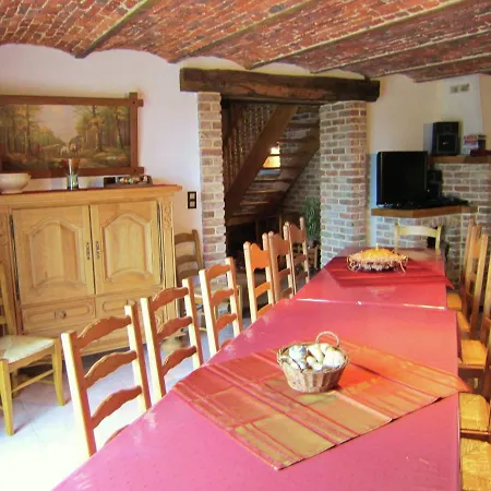 In Cul-des-sarts Near Forest Дом отдыха