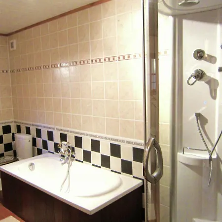 Vakantiehuis In Cul-des-sarts Near Forest