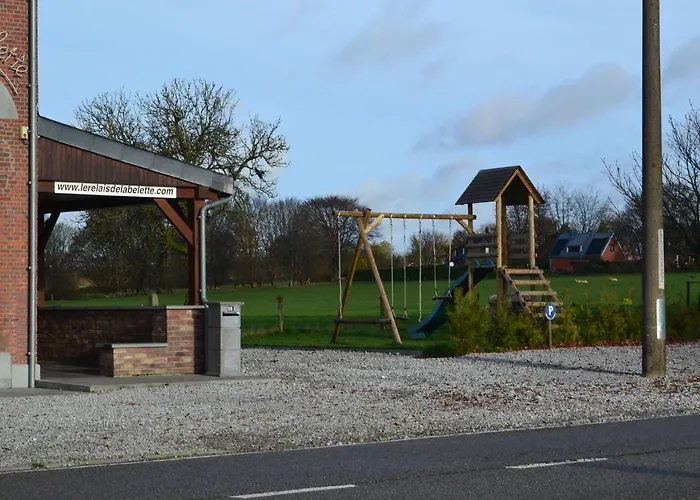 In Cul-des-sarts Near Forest * Riezes