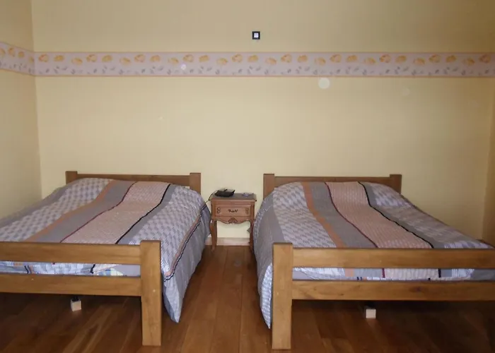 In Cul-des-sarts Near Forest 度假居 Riezes